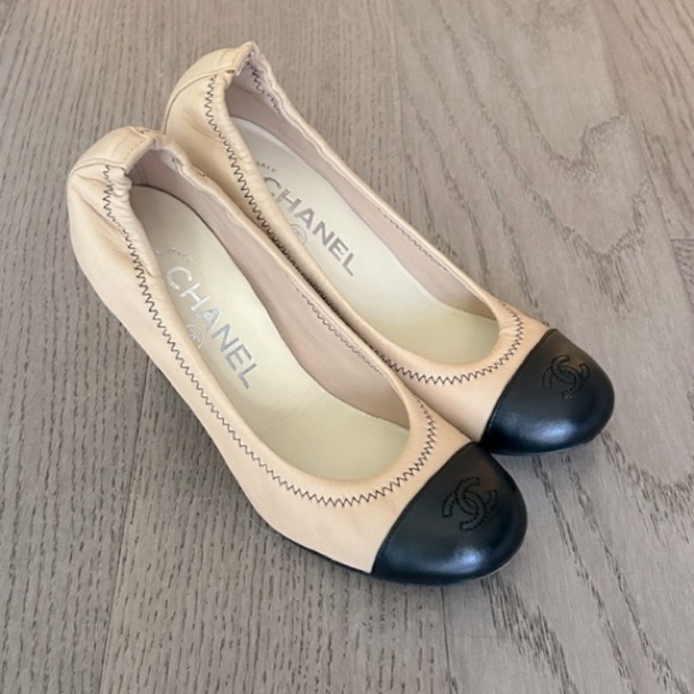 ✨Like new ✨ Chanel leather pumps